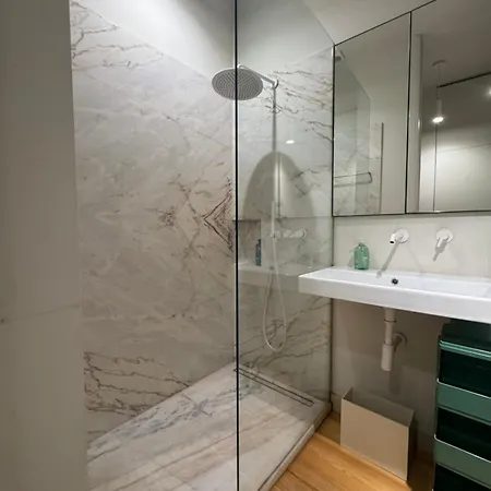 شقة Contemporary Oasis In The Heart Of